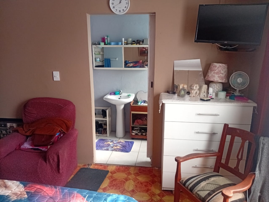 4 Bedroom Property for Sale in Kwanonqaba Western Cape